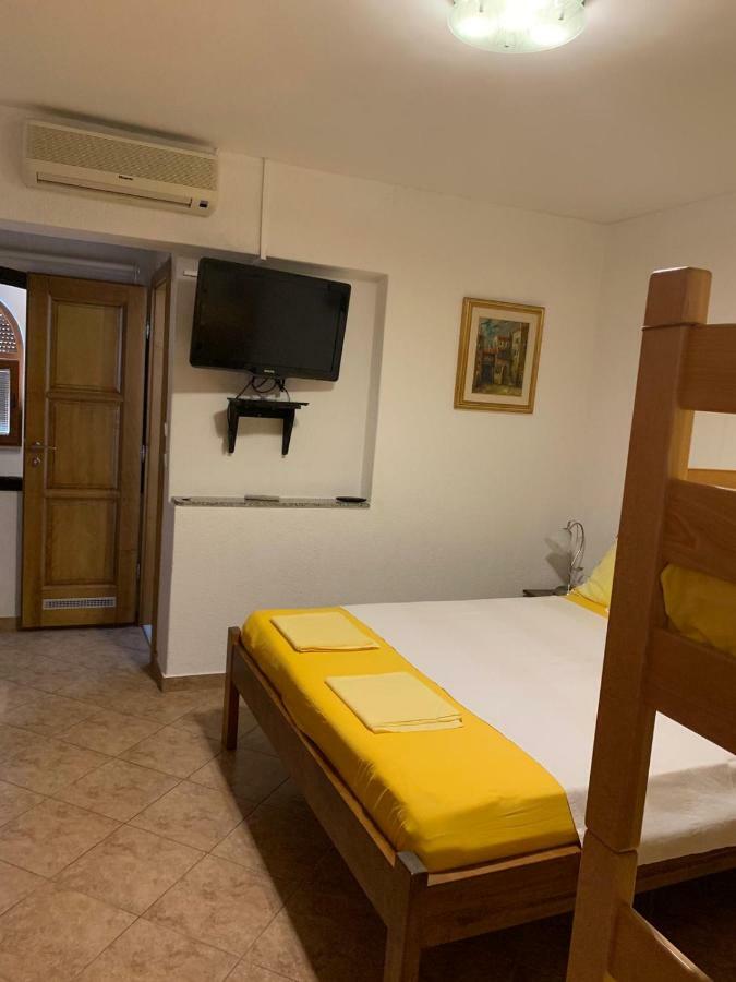 Vila Tesmija Baška Buitenkant foto
